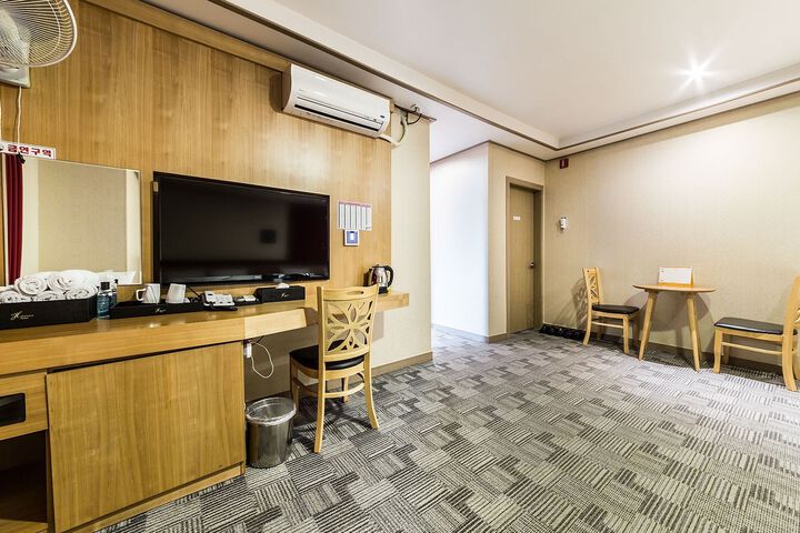 Room 64 of 65