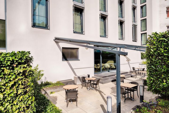 Hotel Entry