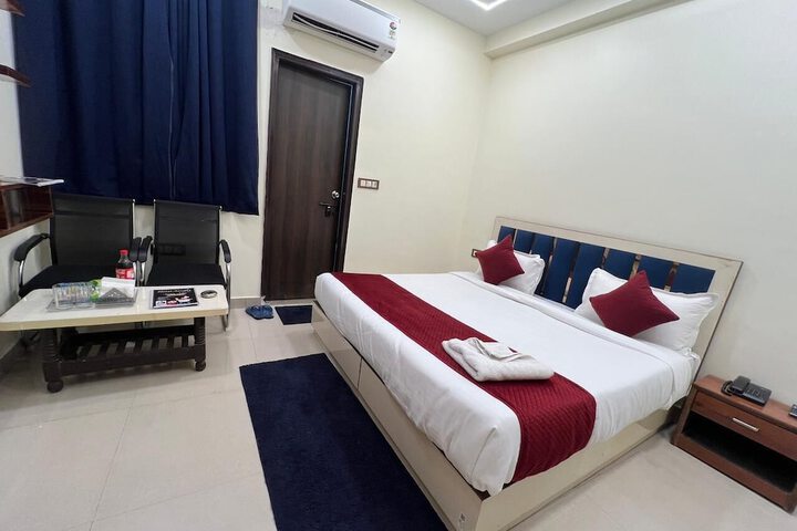 Room 4 of 28