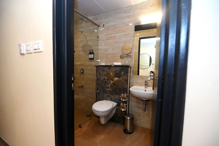 Room 13 of 22