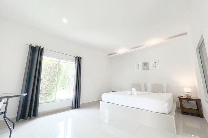 Room 3 of 34