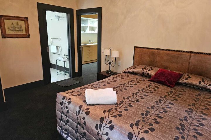 Room 45 of 104