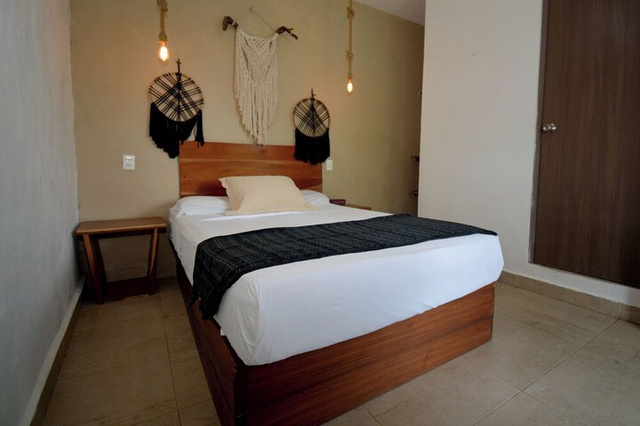 Room 9 of 28