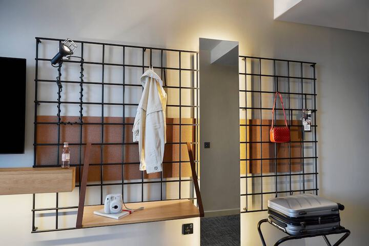 Room 10 of 40