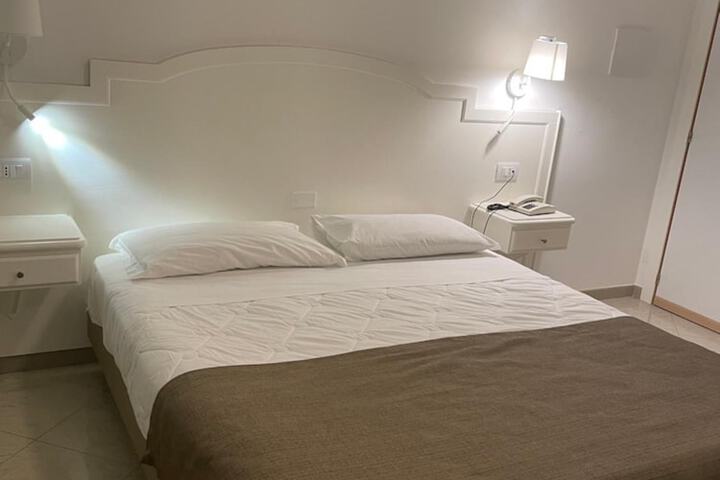 Room 18 of 33