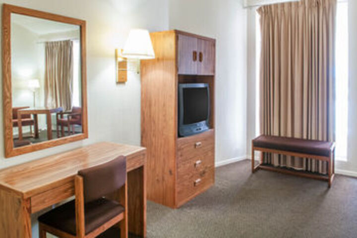 Room 9 of 23