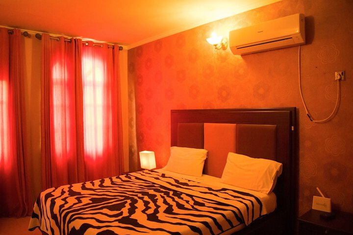 Room 15 of 97