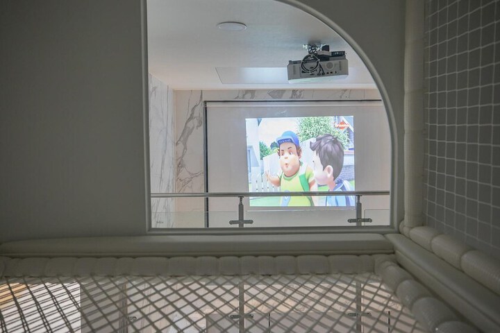 Room 14 of 188