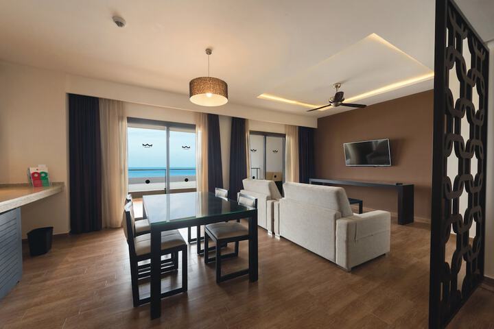 Room 10 of 53