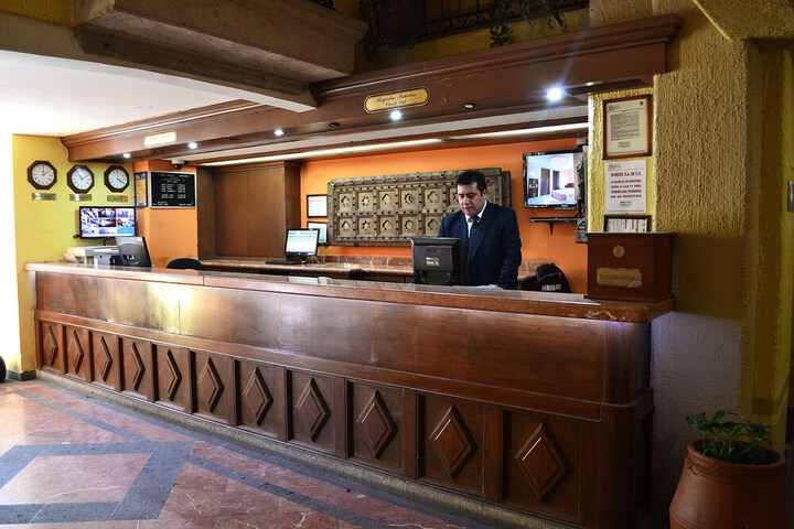Check-in/check-out kiosk