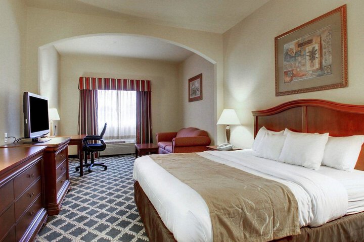 Room 7 of 33