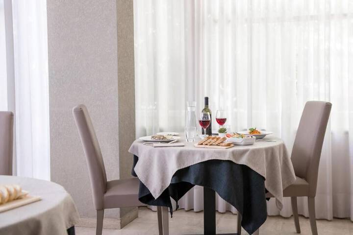 Dining 45 of 71