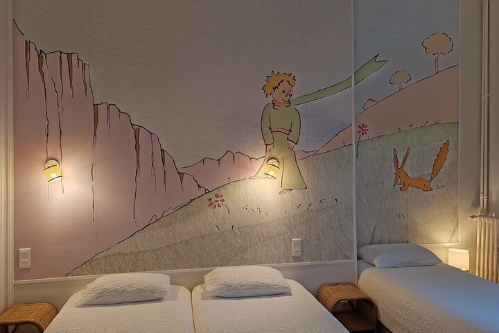 Room 6 of 98
