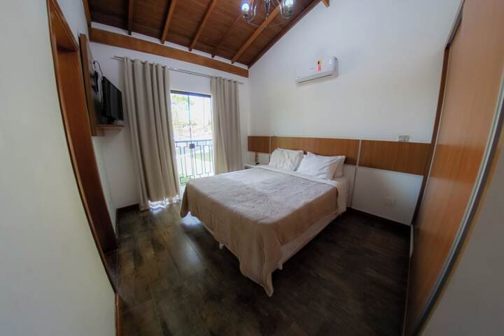 Room 18 of 143