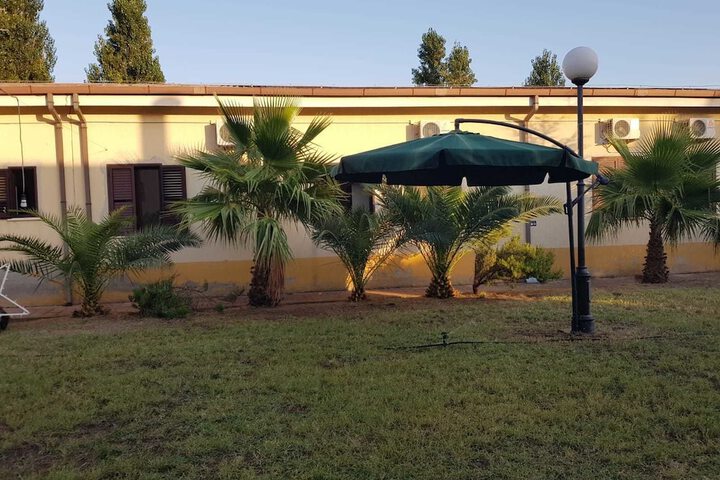 Hotel Exterior 2 of 5