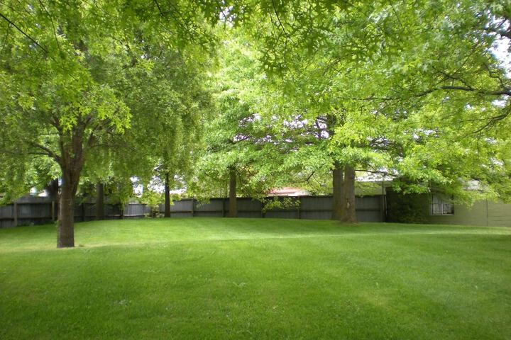 Property Grounds 28 of 33
