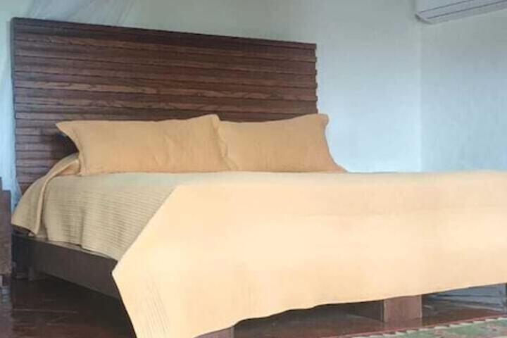 Room 4 of 5