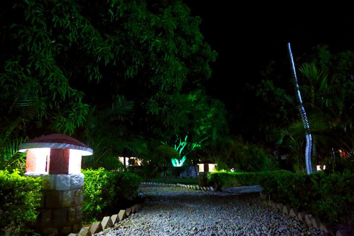 Hotel Exterior 35 of 54