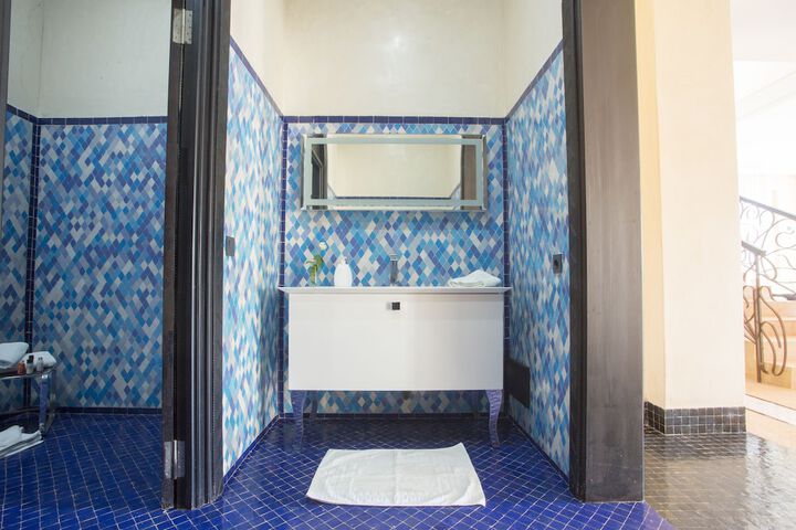 Room 14 of 14