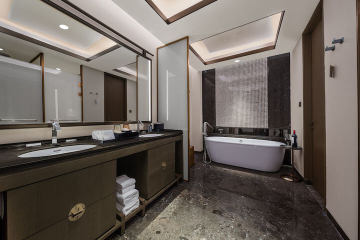 Room 34 of 49