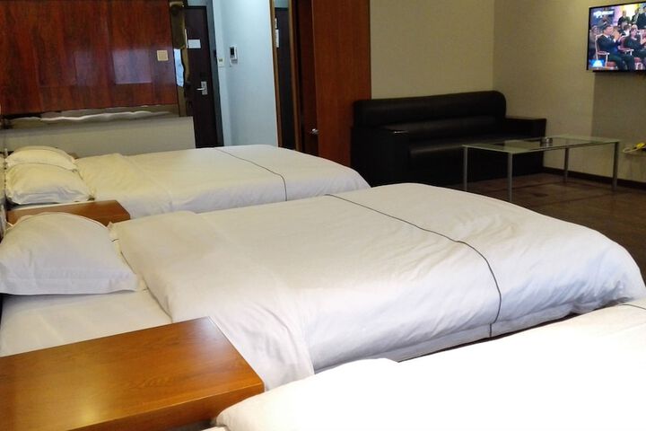 Room 4 of 26