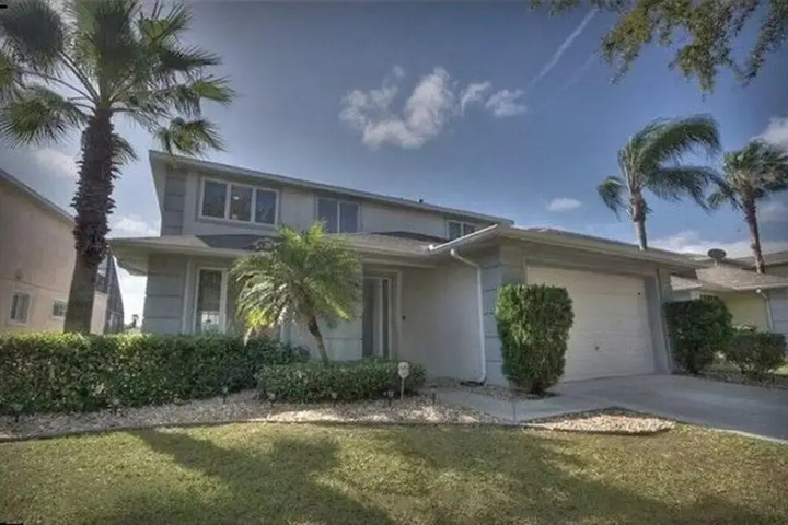 Blue Horizon- Lake View Private Pool & Game Room 4 Bedroom Home