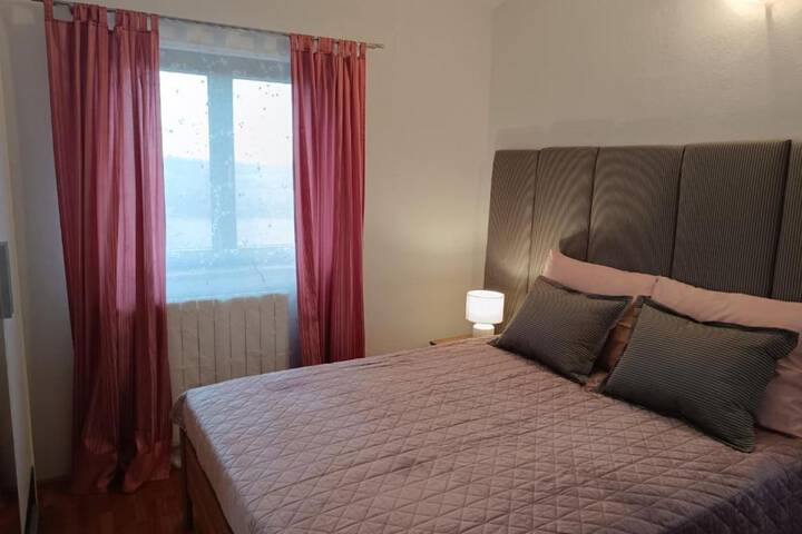 Room 6 of 49