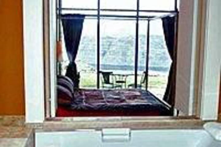 Room 22 of 46