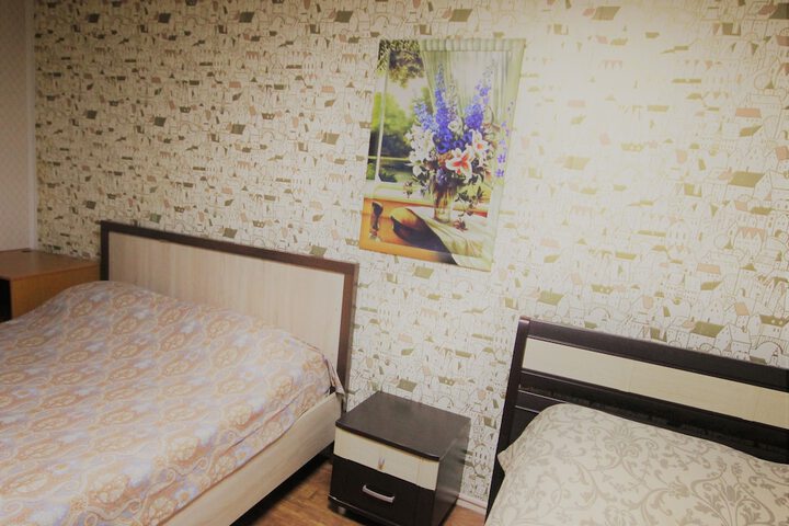 Room 4 of 33