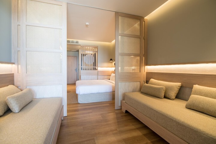 Room 145 of 328