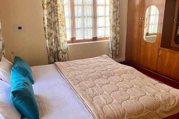 Room 13 of 43