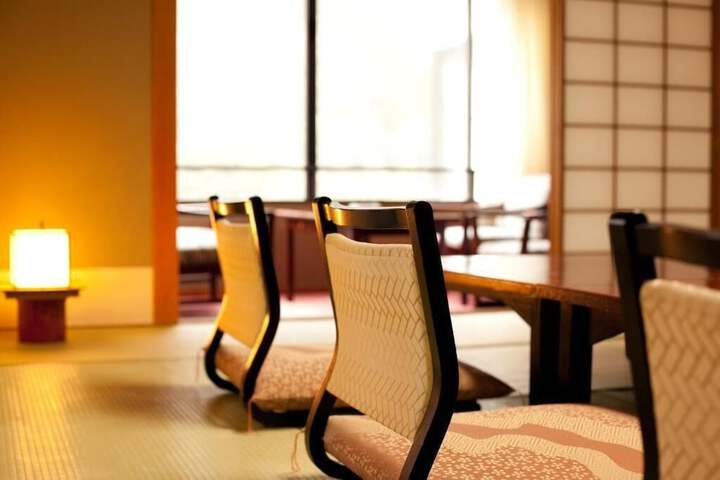 Room 4 of 48