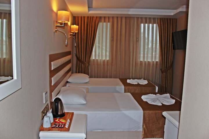 Room 32 of 50