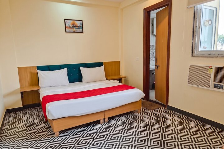 Room 5 of 27