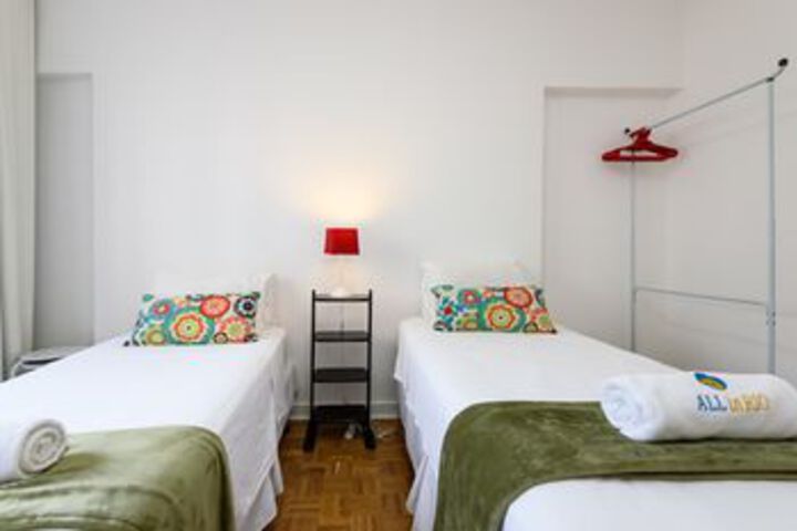 Room 12 of 27