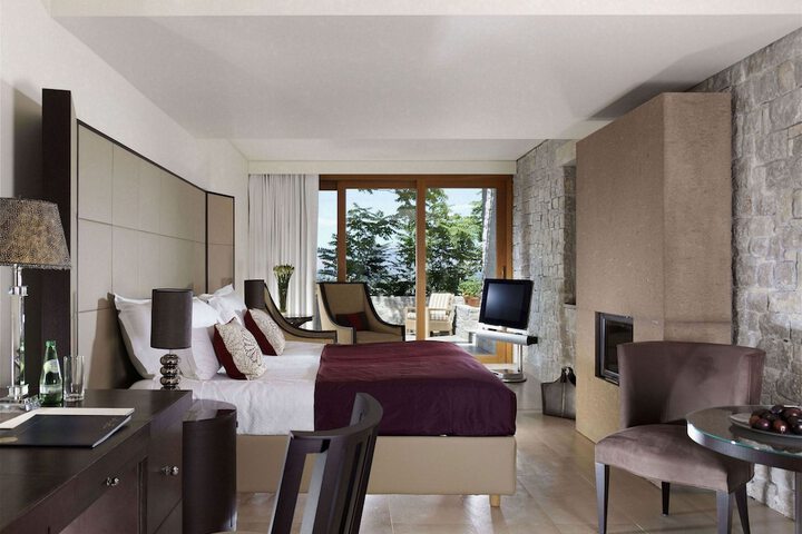 Room 4 of 54