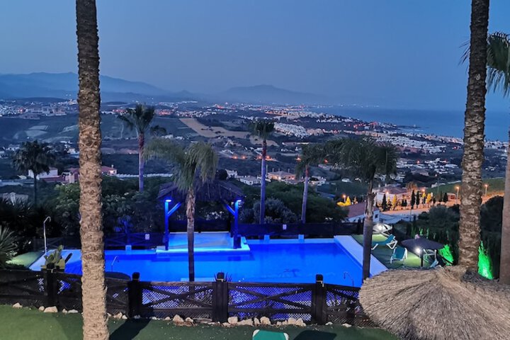 Pools & Facilities