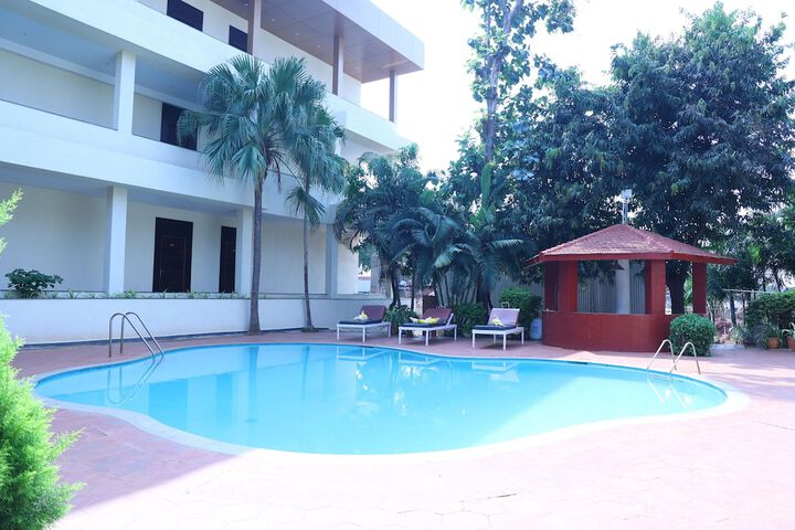 Pool 5 of 6