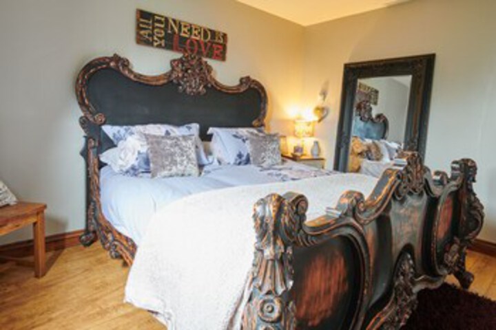 Room 32 of 42