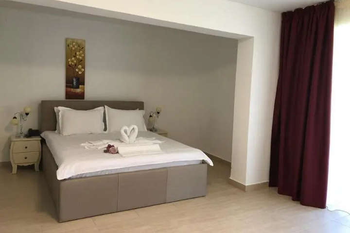 Room 3 of 8
