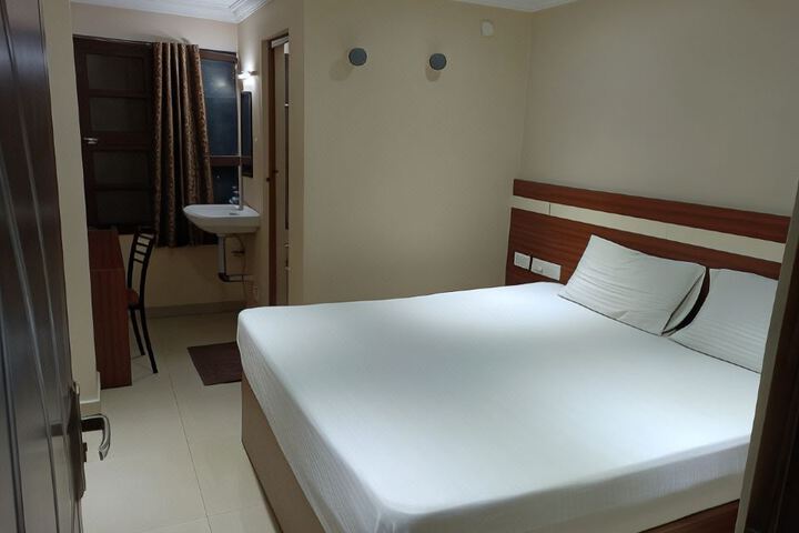 Hotel Adarsh Residency