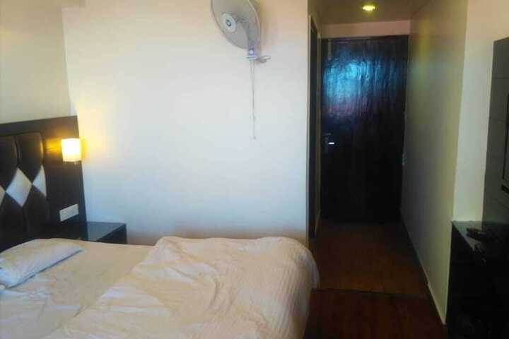 Room 5 of 13