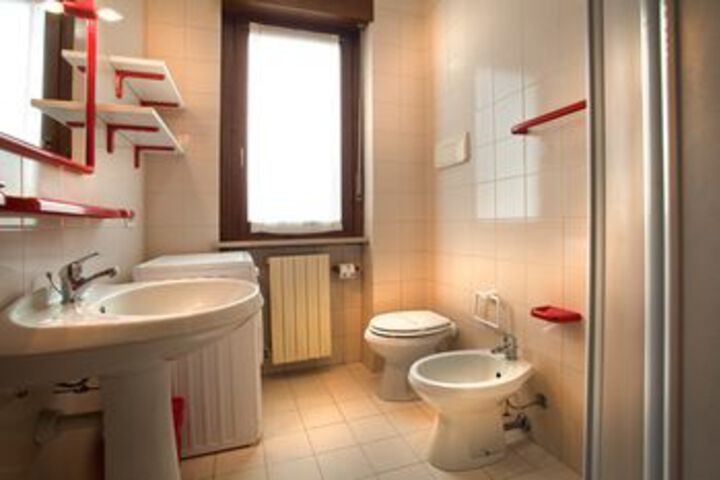 Room 4 of 15