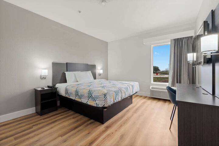 Room 3 of 24