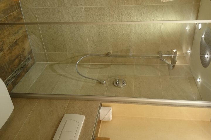 Room 12 of 29