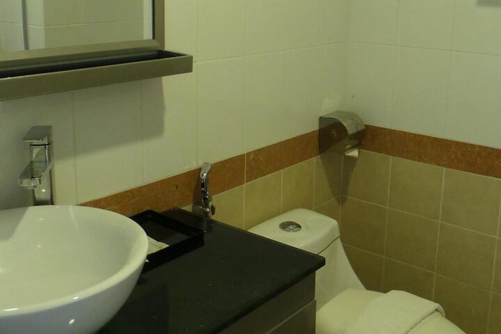 Room 16 of 25