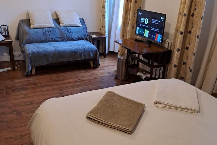 Room 6 of 22