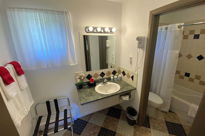 Room 9 of 39