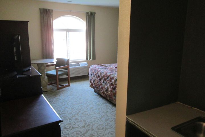 Room 6 of 19