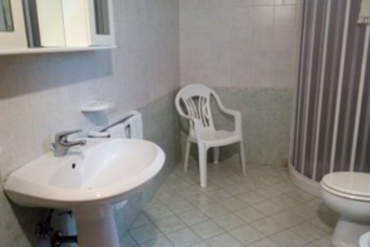 Room 2 of 22